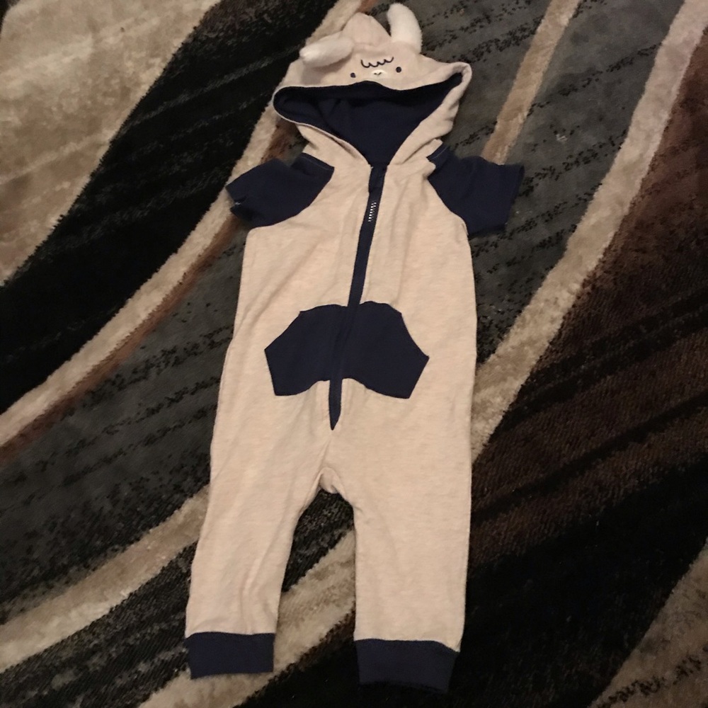 0-3 month body suit.